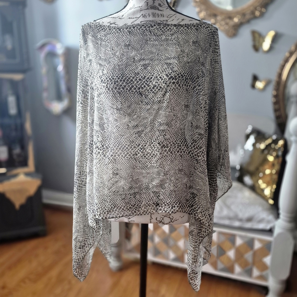 Chico's 100% Silk '90s Era Off-the-Shoulder Snake-Print Cape in Gray and Black
